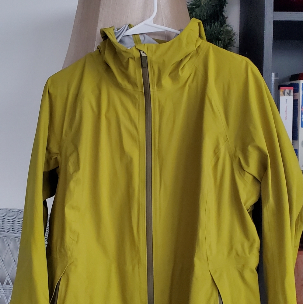 Lululemon rain jacket